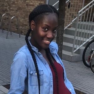 Meet your Posher, Alexis